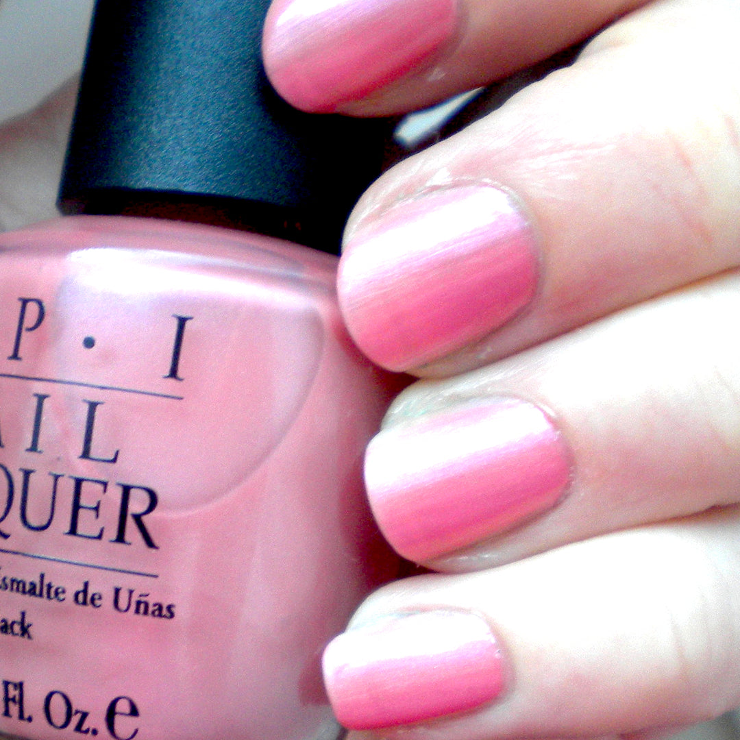 OPI Hawaiian Orchid Pink Pearl Shimmer Nail Polish from the Classics range. OPI Item Product Code NLA06