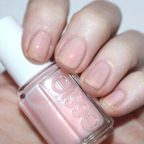 Essie Treat Love & Color Nail Strengthener in Tinted Love 13.5ml