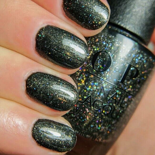 OPI Heart and Coal Holographic Glitter Nail Polish from the OPI Shine Bright Holiday Collection. OPI Item Product Code HRM12
